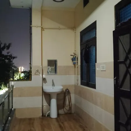 Happy Family Homestay Ayodhya Exterior photo