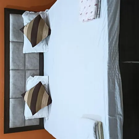 Happy Family Homestay Ayodhya Exterior photo