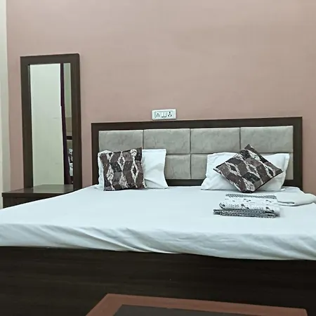 Happy Family Homestay Ayodhya Exterior photo