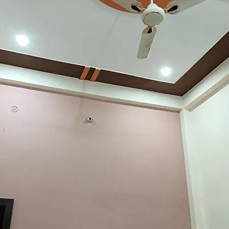 Happy Family Homestay Ayodhya Room photo