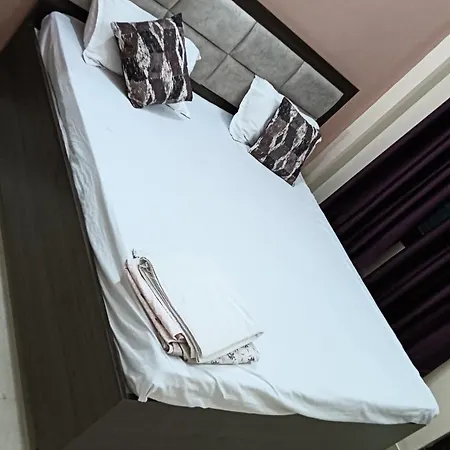 Happy Family Homestay Ayodhya Room photo
