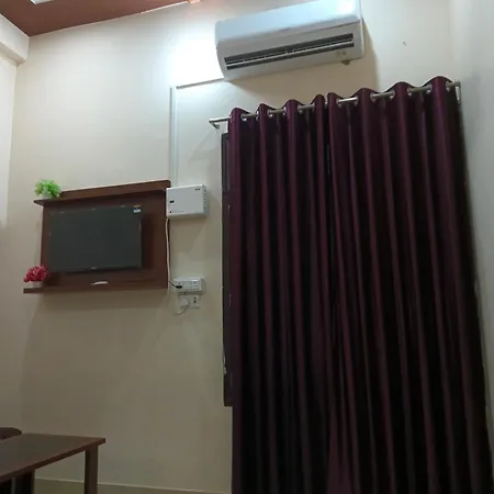 Happy Family Homestay Ayodhya Room photo