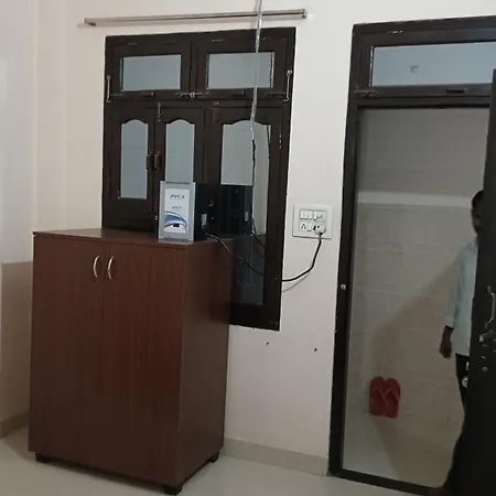 Happy Family Homestay Ayodhya Room photo