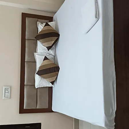 Happy Family Homestay Ayodhya Room photo