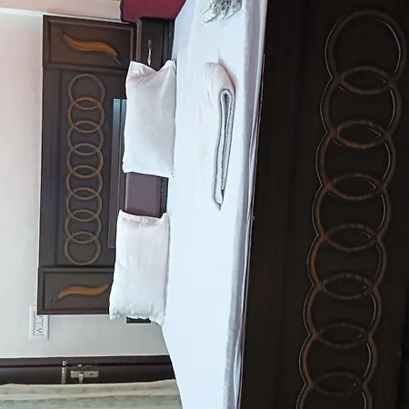 Happy Family Homestay Ayodhya Room photo
