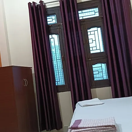 Happy Family Homestay Ayodhya Room photo