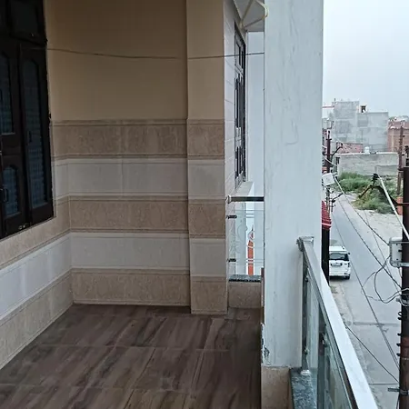 Happy Family Homestay Ayodhya Exterior photo