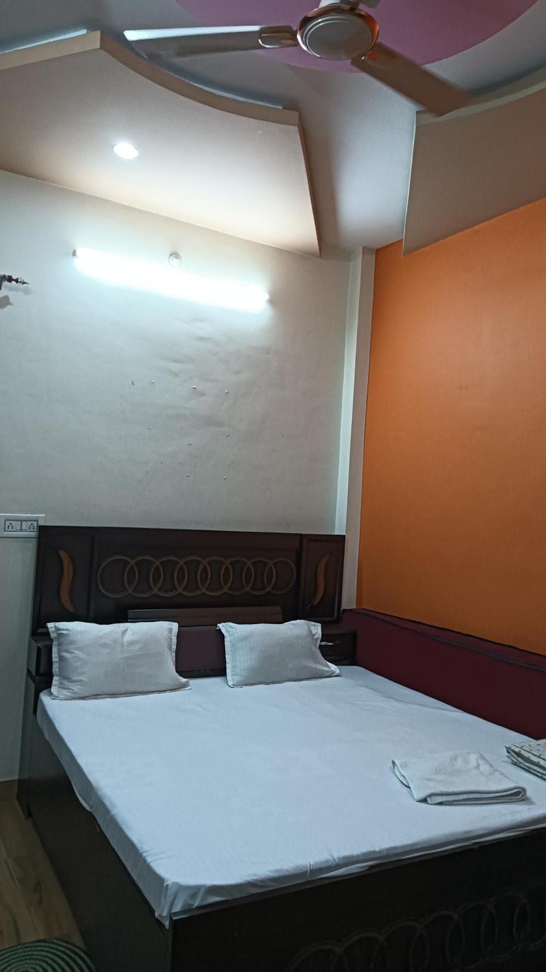 Homestay Happy Family Ayodhya
